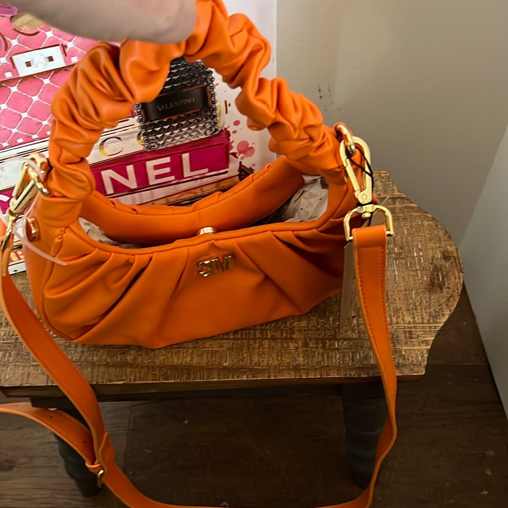 Steve Madden NWT rouched and pleated mango shoulder/crossbody bag